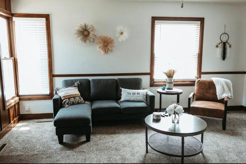 Bluebird Cottage, Walking Distance To Fairgrounds Hutchinson Exterior photo